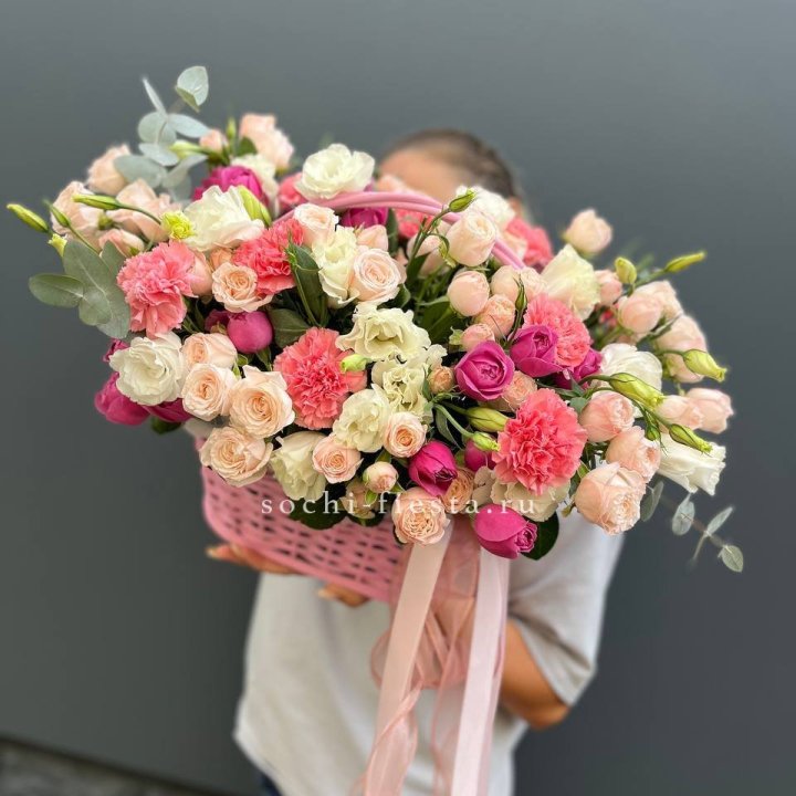 Цветочная корзина "Флоренция" в Омске