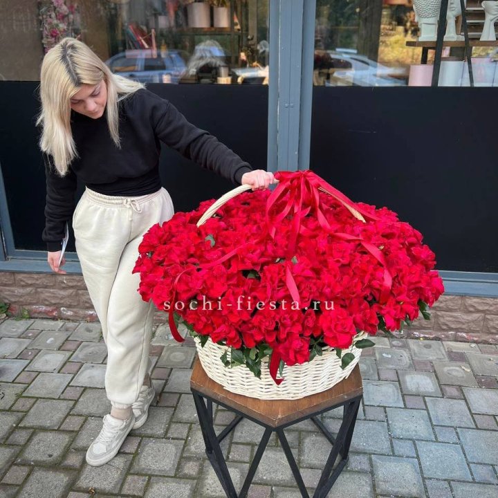 201 французская красная роза в Омске