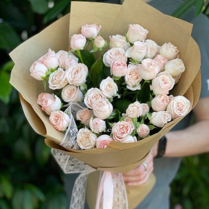 Кустовые розы букет №1 в Омске