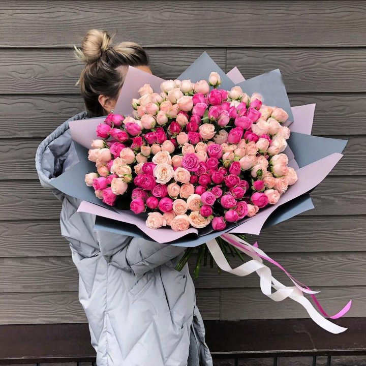 55 роз микс кустовых в Омске