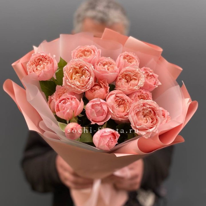 Букет комплимент из кустовых роз Джульетта в Омске