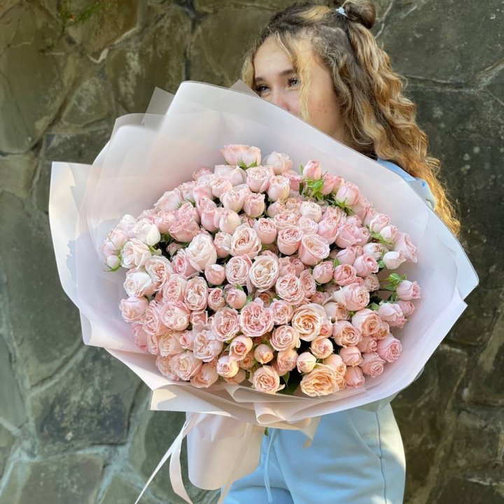 45 роза бомбастик Крем в Омске