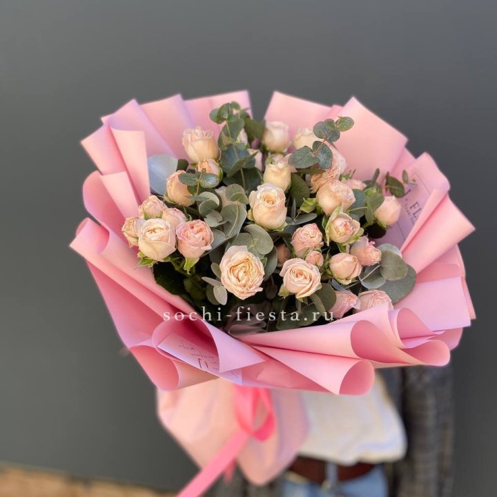 Букет пионовидных роз Cute Love в Омске