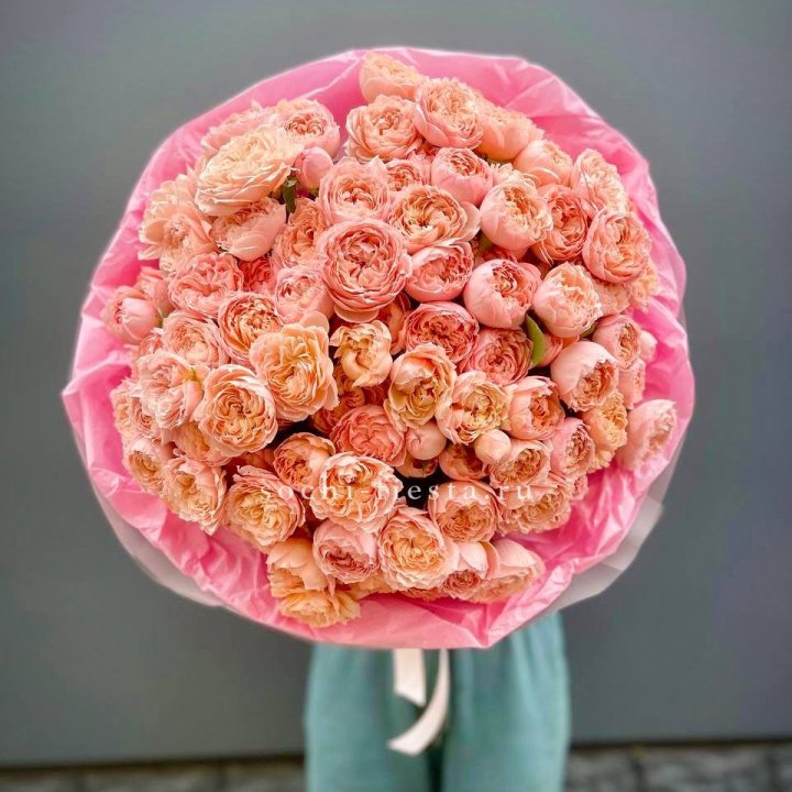 Букет кустовых пионовидных роз Джульетта "Принцесса" в Омске