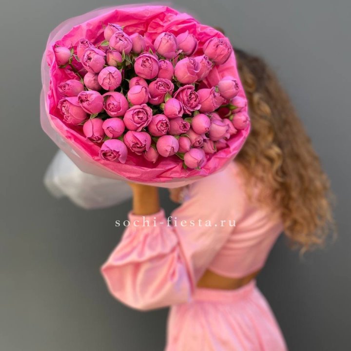 Букет из пионовидных роз  в Омске