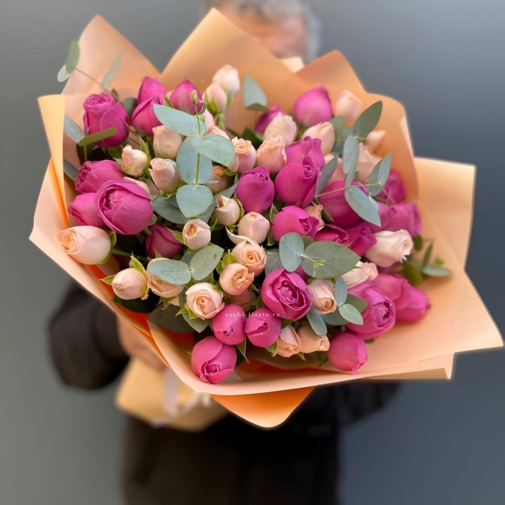 Букет кустовых роз Тендернес в Омске