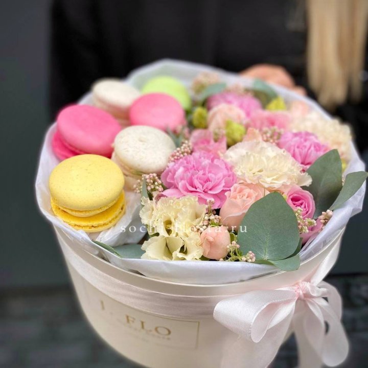 Бокс с макаронс Нежный в Омске