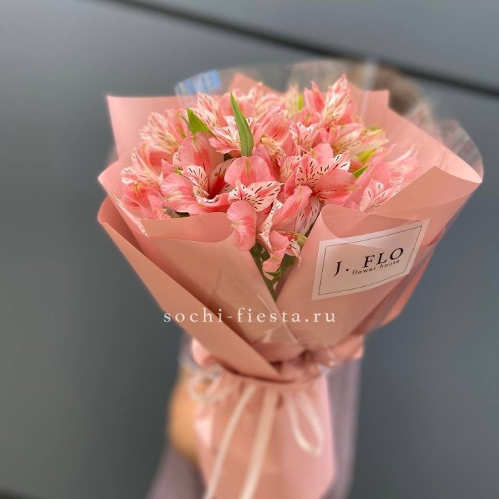 Букет альстромерий розовых в Омске
