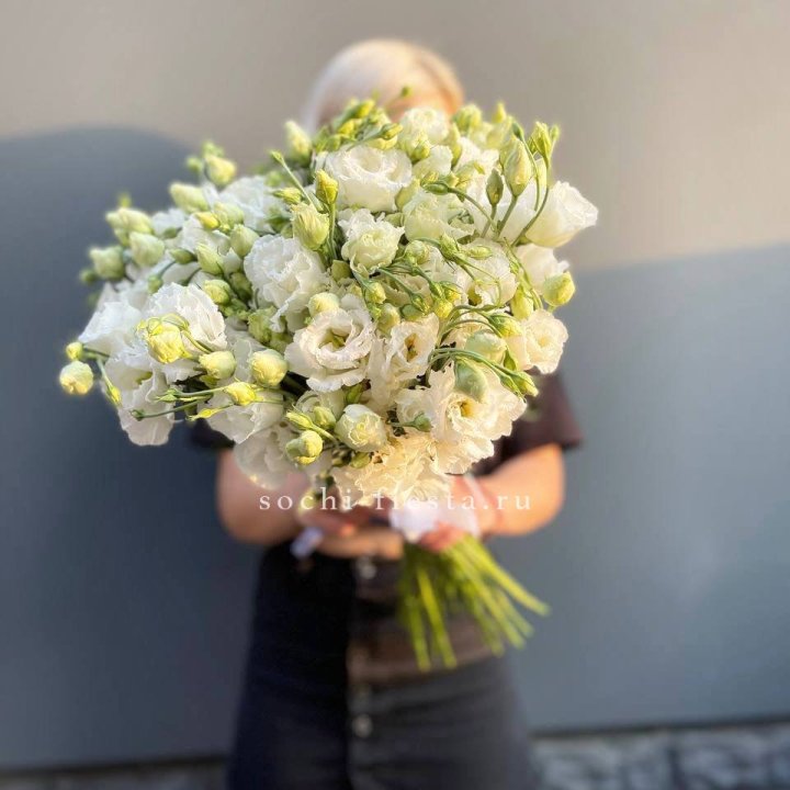 Букет эустом под ленту  в Омске