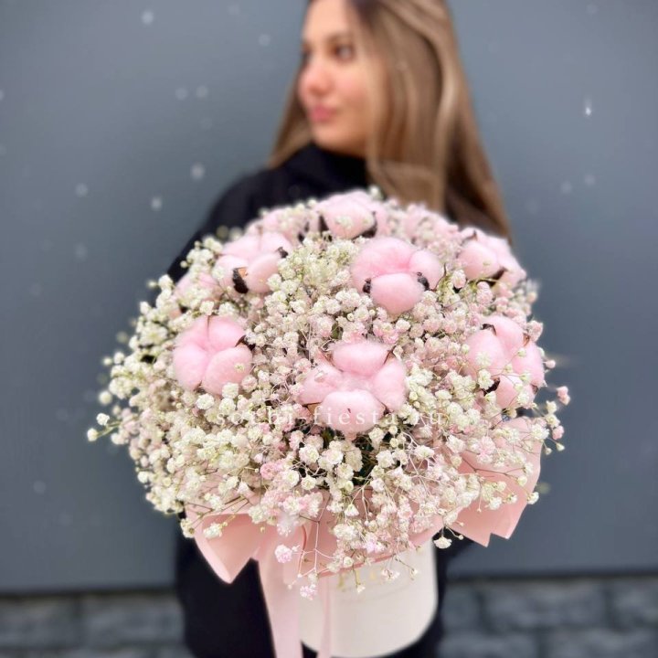 Гипсофилы с хлопком в шляпной коробке в Омске