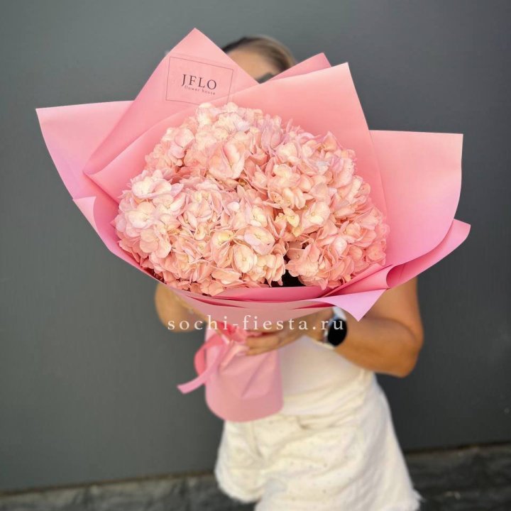 Букет гортензий "Крем" в Омске