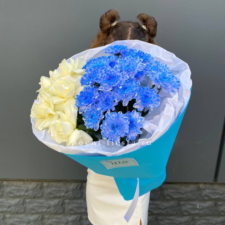 Дуо букет розы и хризантема в Омске