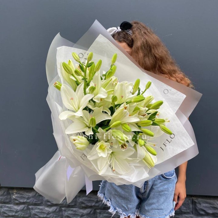 Букет  лилий "Воздушный"  в Омске
