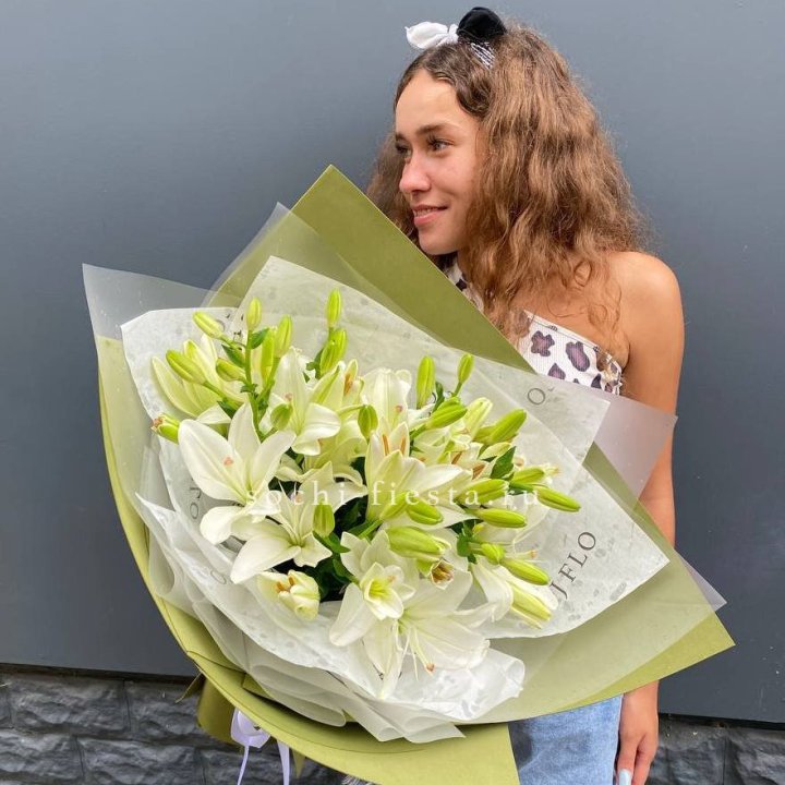 Букет  лилий "Изумруд" в Омске