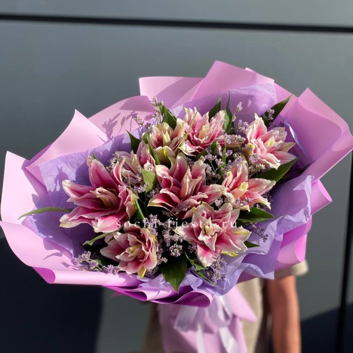 Букет пионовидных лилий №4 в Омске