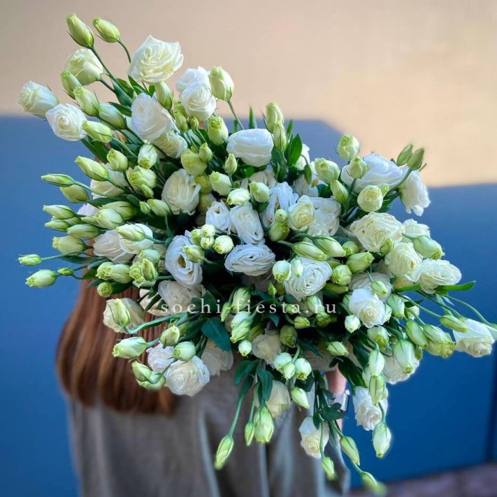 Охапка эустомы в Омске