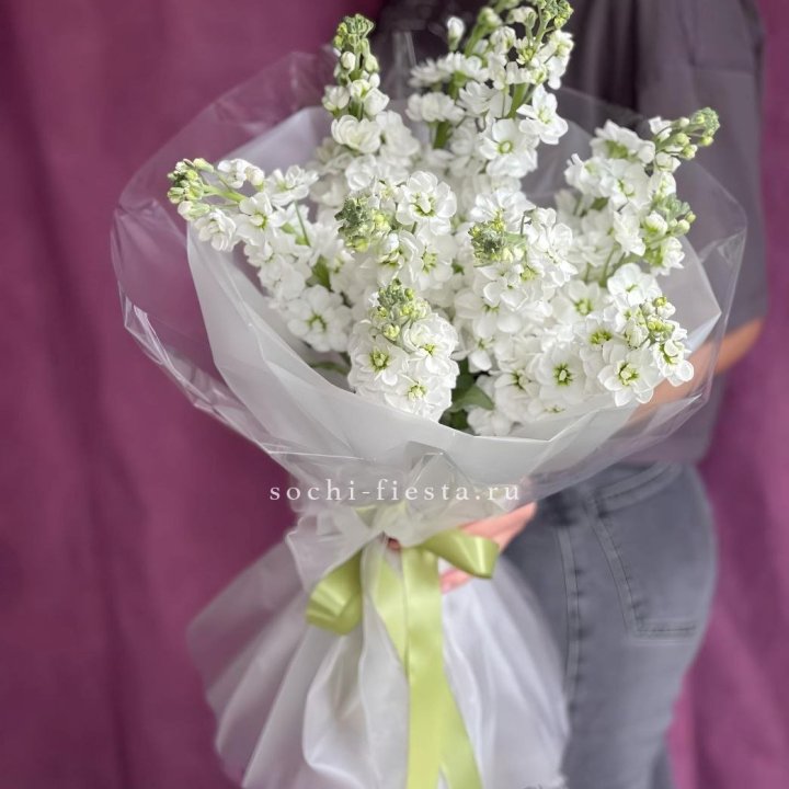 Букет ароматной маттиоллы №1 в Омске