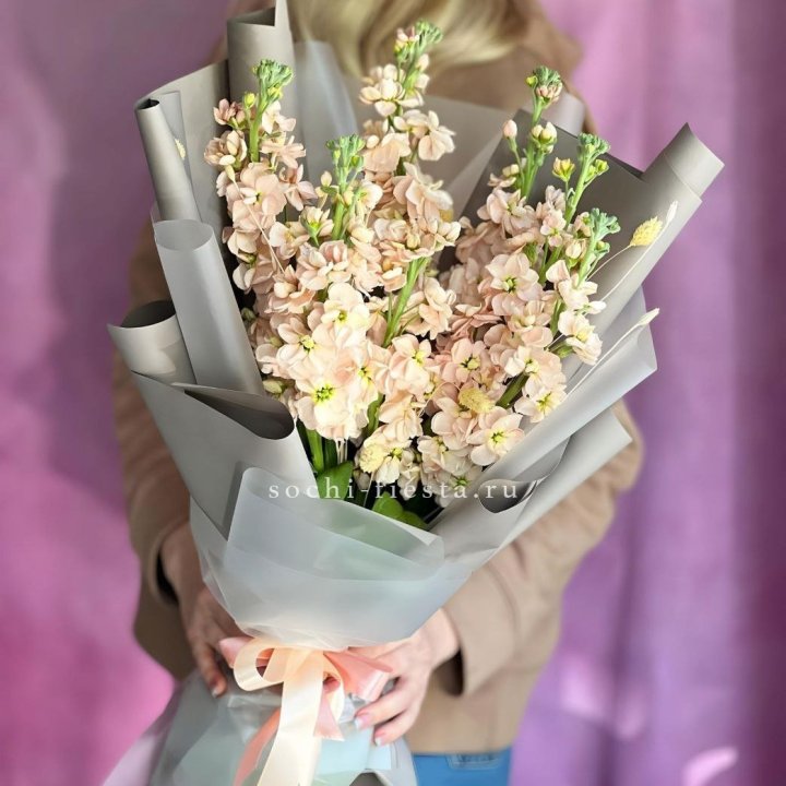 Букет ароматной маттиоллы №2 в Омске