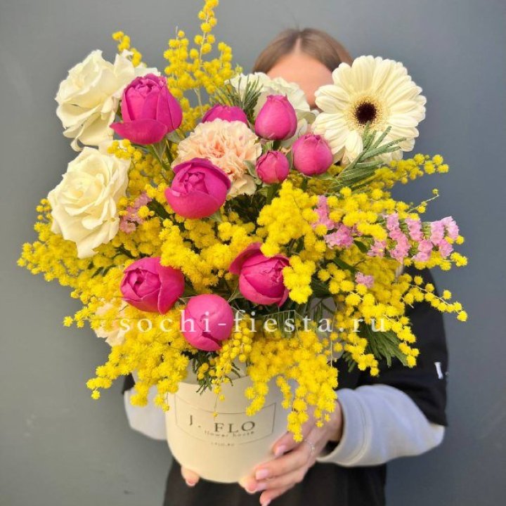 Цветы в боксе "Слобода" в Омске