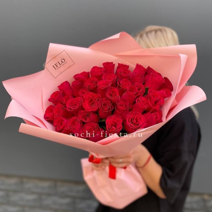 35 красных роз в Омске