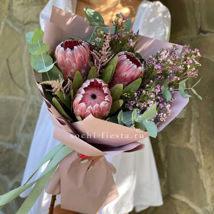Букет из протеи "Клеопатра"  в Омске