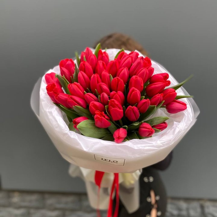 51 тюльпан "Любовь" в Омске