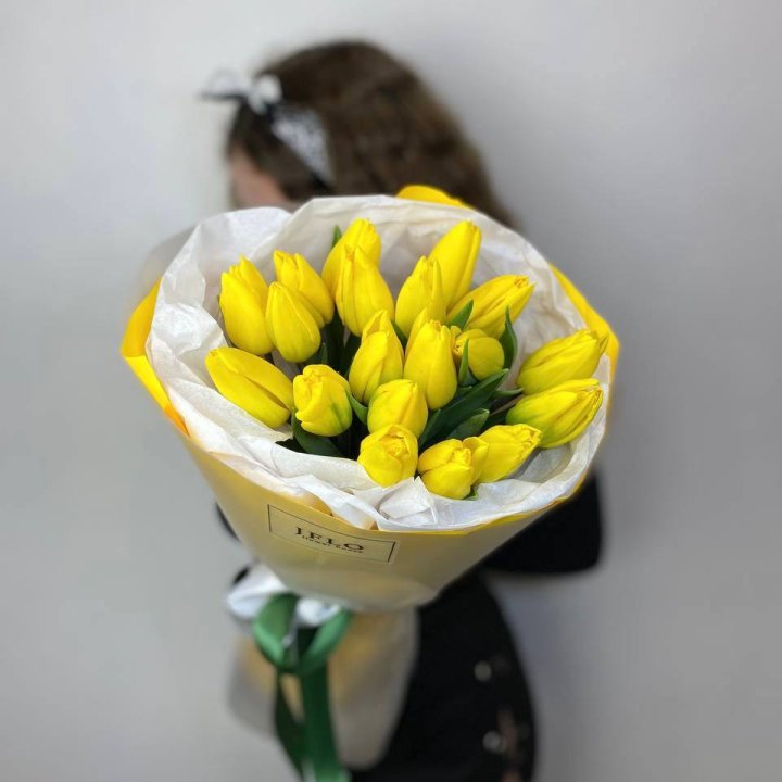  19 жёлтых тюльпанов в Омске