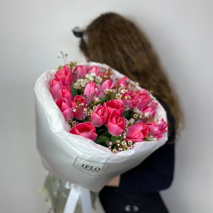 Дуо тюльпаны с хамелациумом в Омске