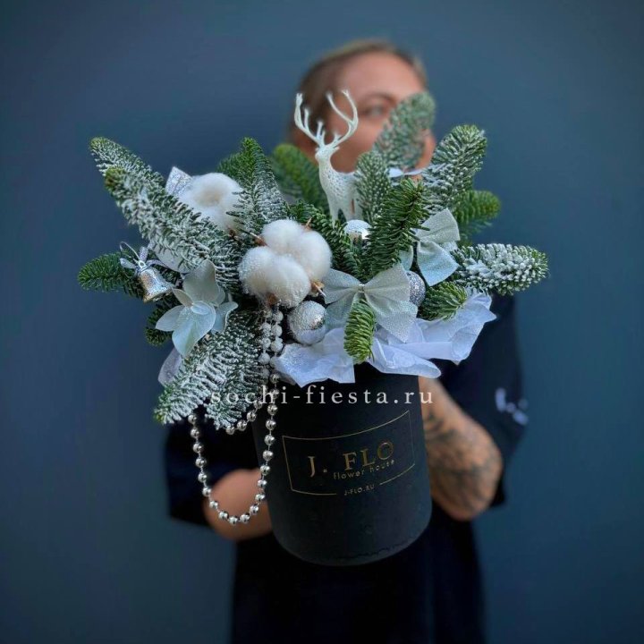 Композиция "Мери крисмас" в Омске