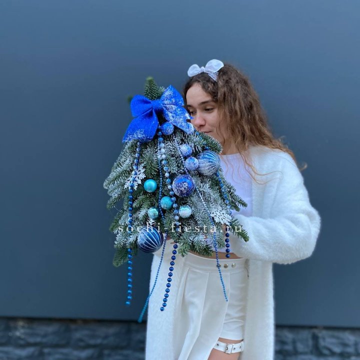 Новогодняя елочка "Блю" в Омске