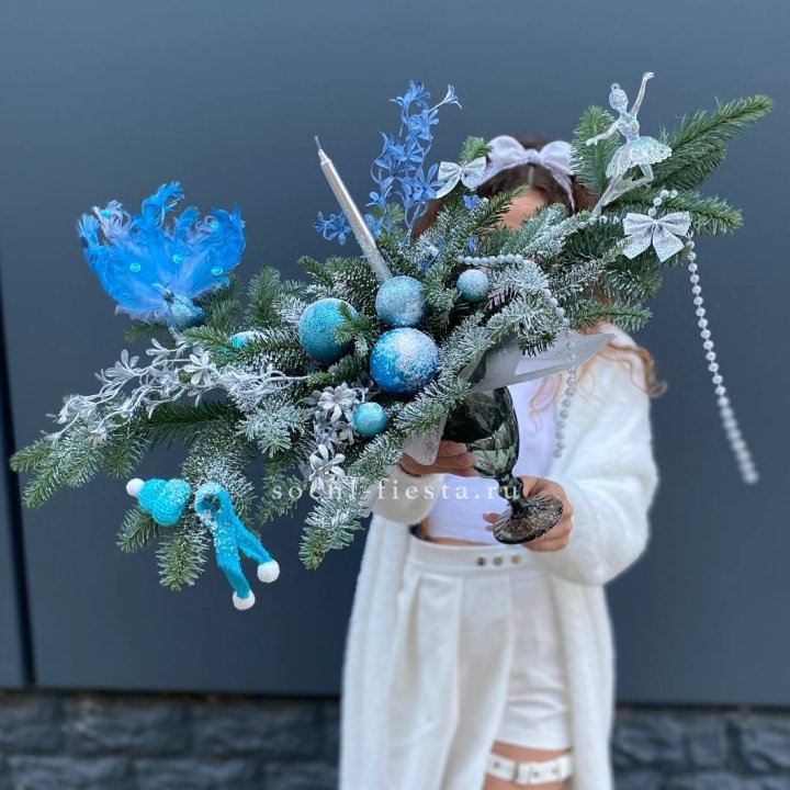 Композиция в бокале голубая в Омске