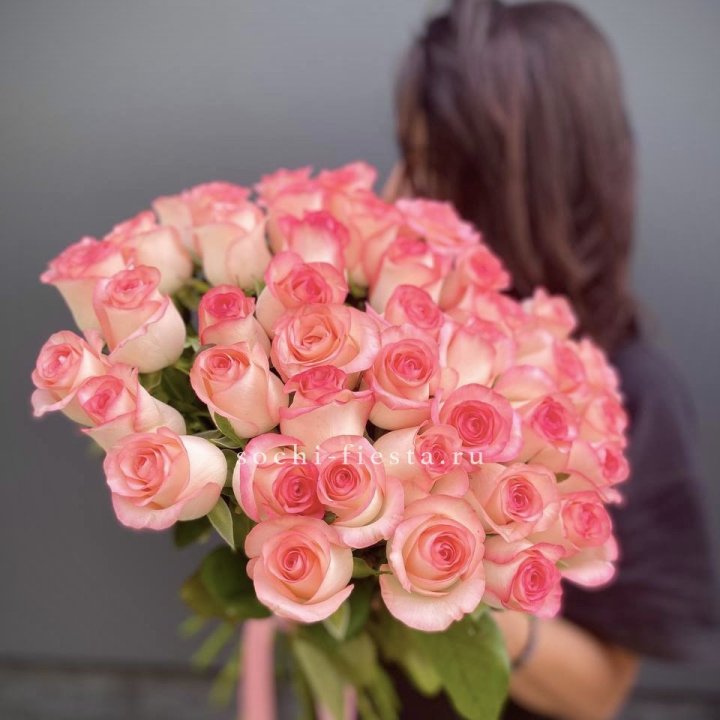 Охапка Роз Джумилия в Омске