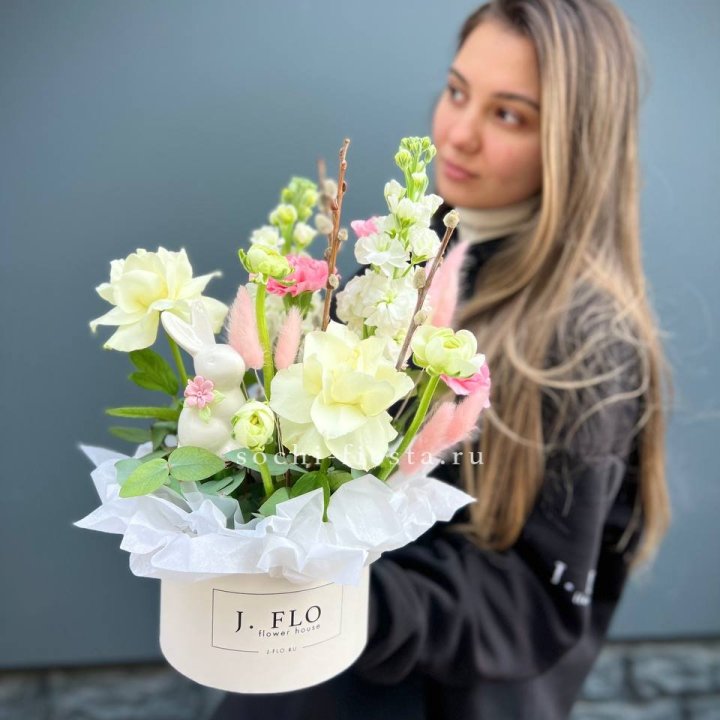 Цветочный бокс "Пасхальная композиция" в Омске