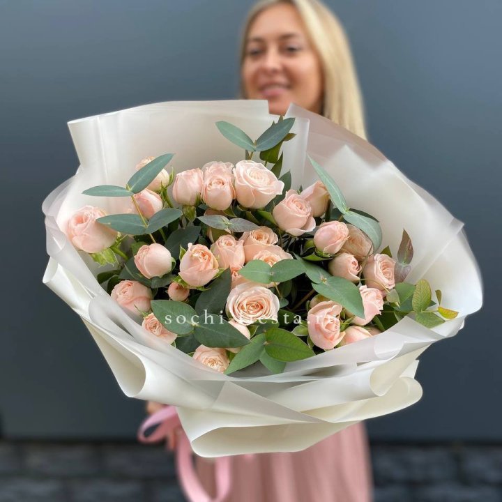 Букет кустовых роз "Фреш" в Омске