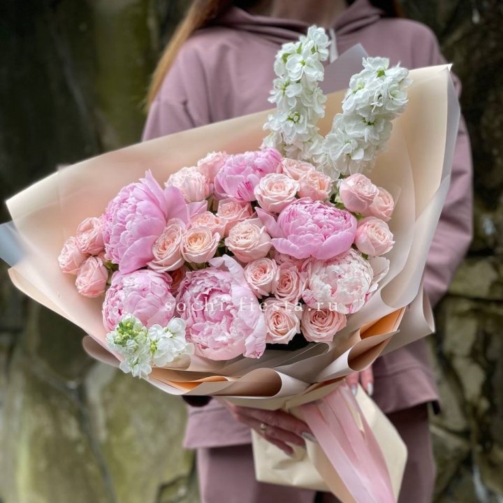 Букет с пионами №1 в Омске