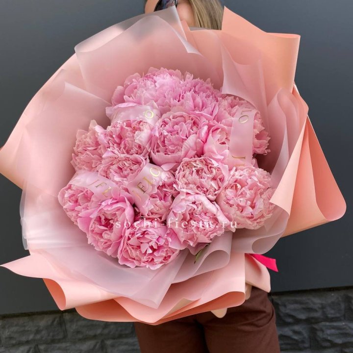 15 пионов "Монинг" в Омске