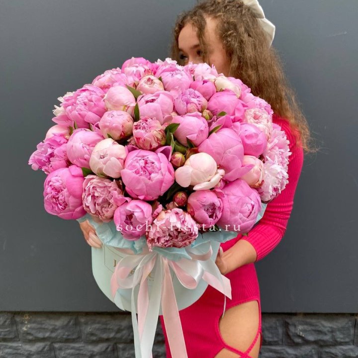 51 пион в цилиндре в Омске