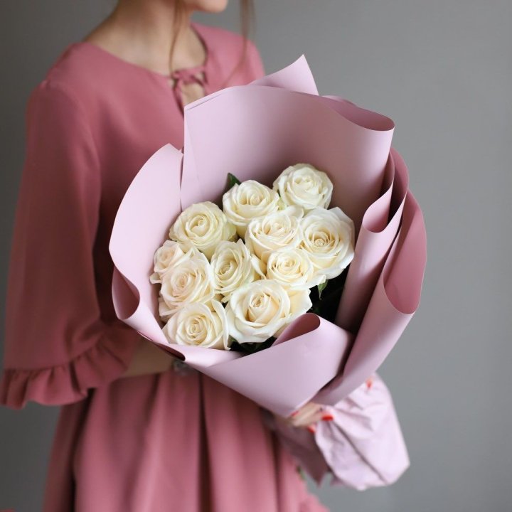11 белых роз в Омске