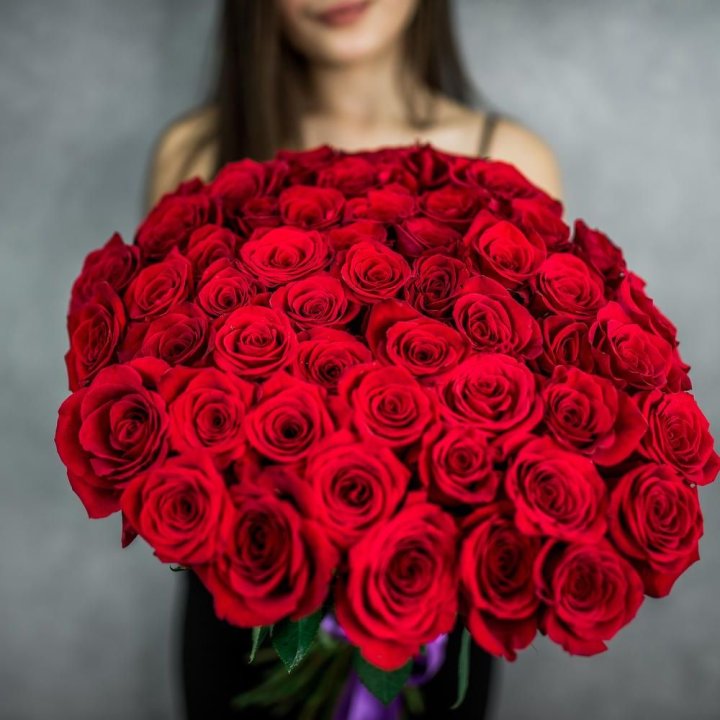 51 красная роза в Омске