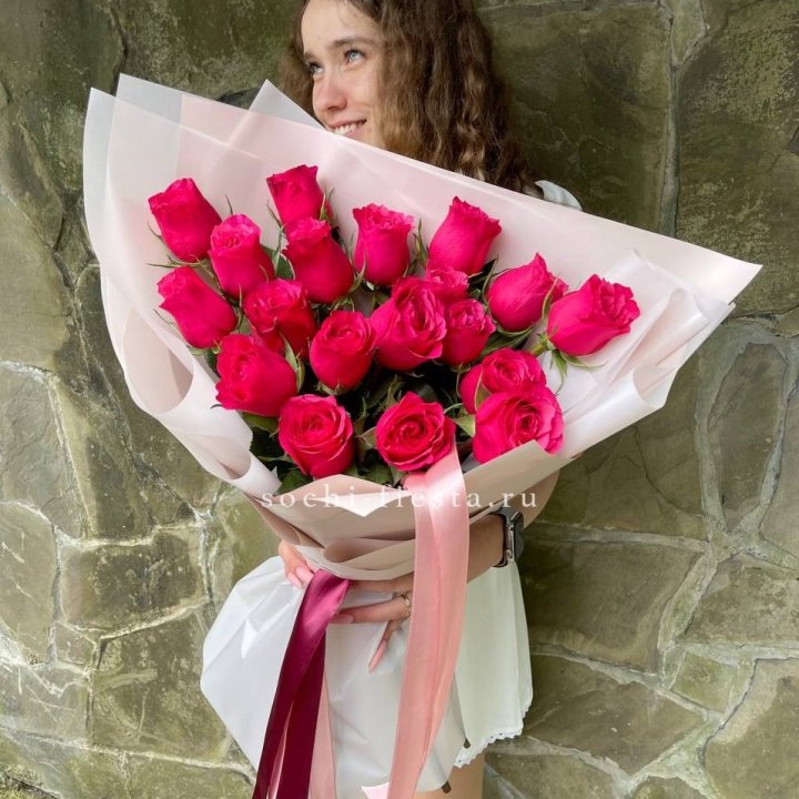 19 алых роз в Омске