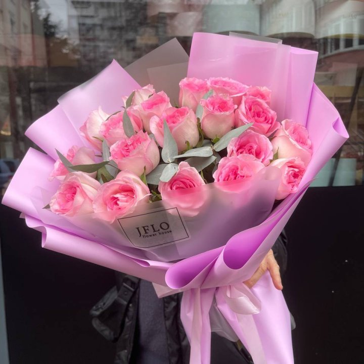  19 розовых роз в Омске