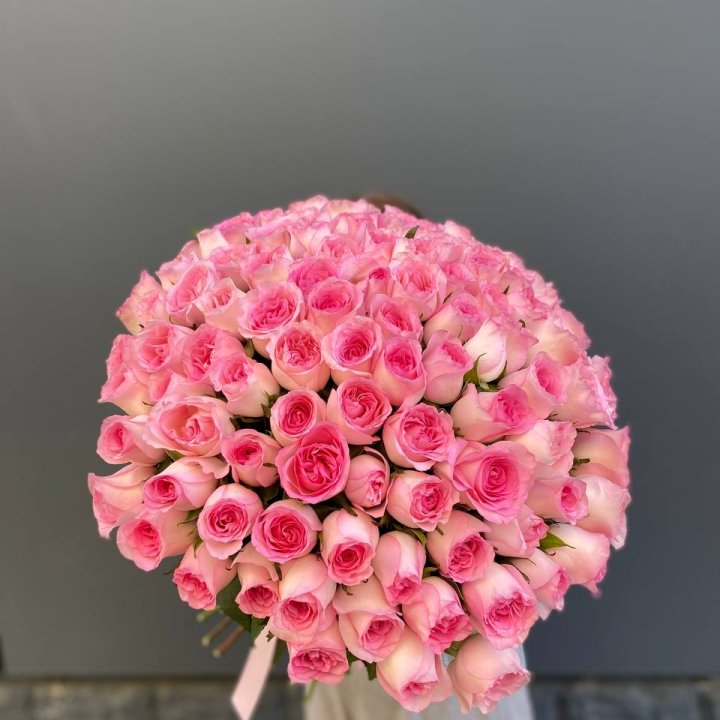 101 розовая роза в Омске