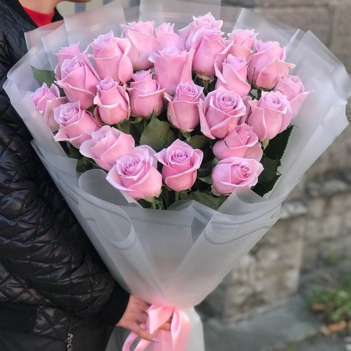 25 высоких розовых роз в Омске