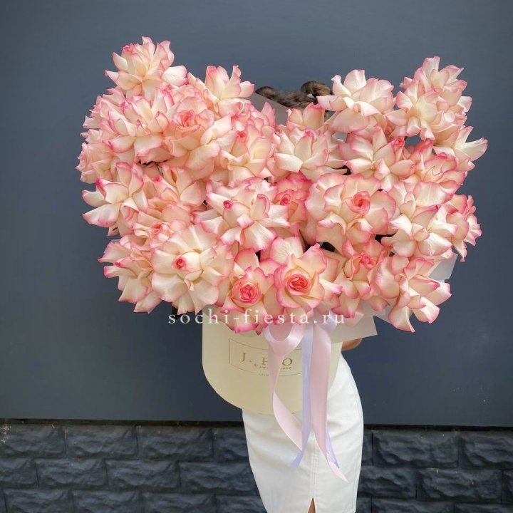 31 французская роза Джумилия в боксе в Омске