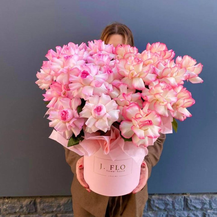 25 Французских роз микс в боксе в Омске