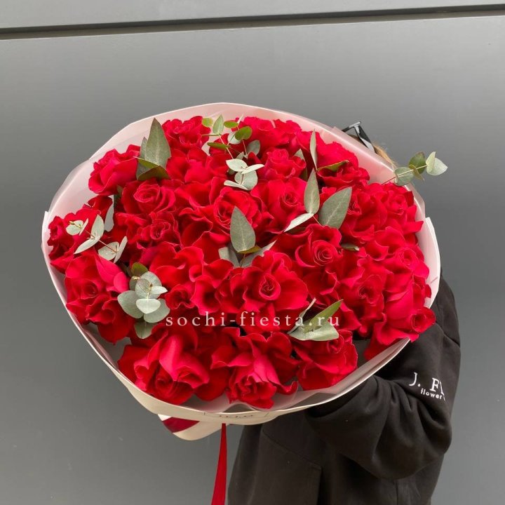 23 Красных французских роз в Омске
