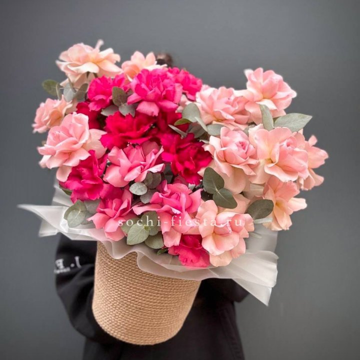 23 Французские розы Микс в боксе в Омске