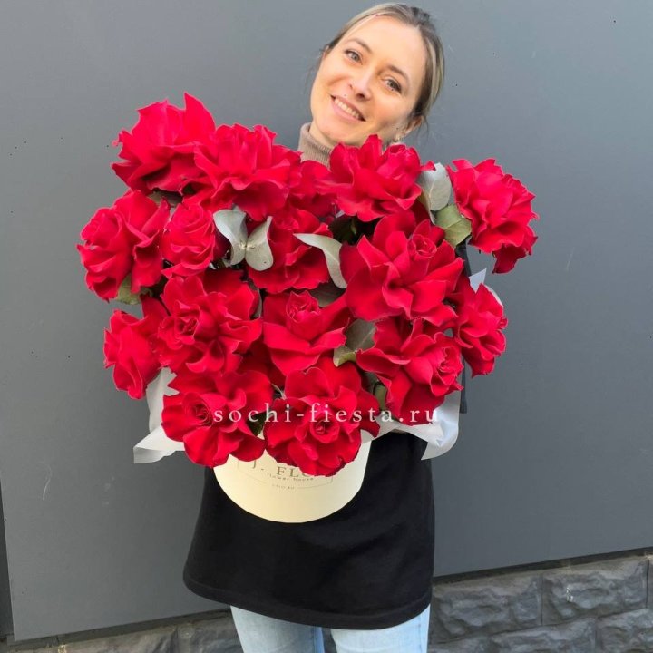 17 Французских роз в боксе в Омске