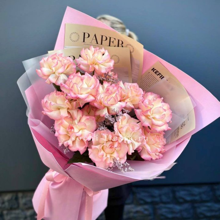 15 французских роз "Джумилия" в Омске