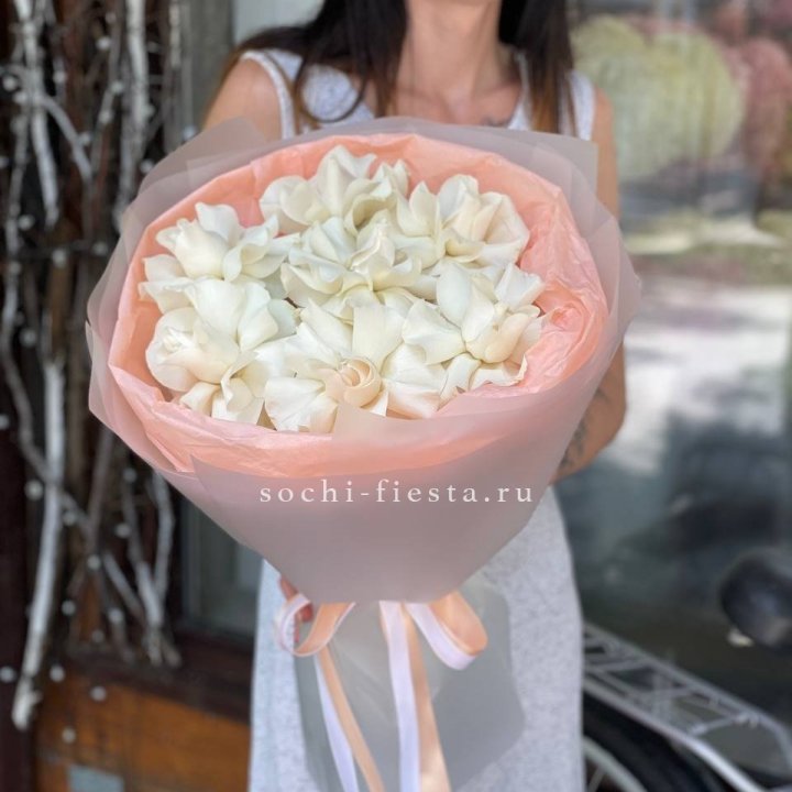 7 Белых французских роз в Омске